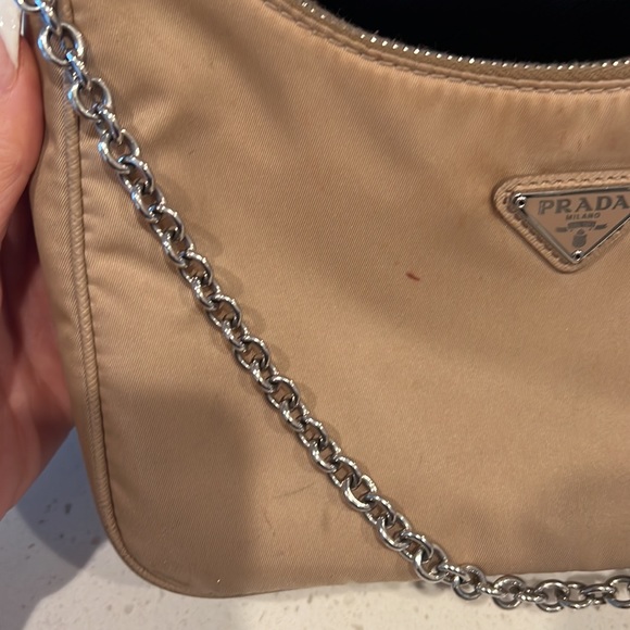 Prada Nylon Re-Edition 2005 Shoulder Bag - Picture 3 of 8